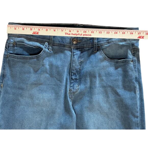 Curve Appeal 14/32 High Rise Straight Comfort Waist Jeans Light Wash Denim - Picture 3 of 11